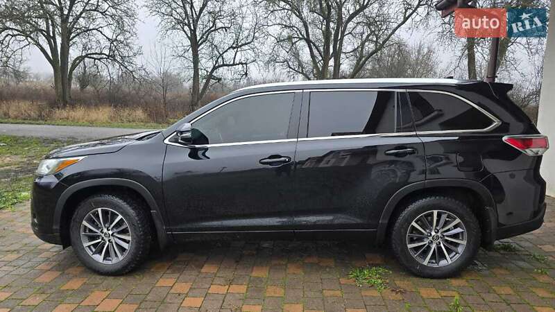 Позашляховик / Кросовер Toyota Highlander 2018 в Києві