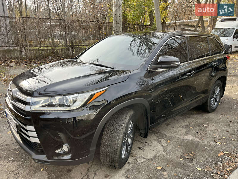 Внедорожник / Кроссовер Toyota Highlander 2017 в Днепре фото 4 Внедорожник / Кроссовер Toyota Highlander 2017 в Днепре