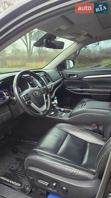 Позашляховик / Кросовер Toyota Highlander 2018 в Києві