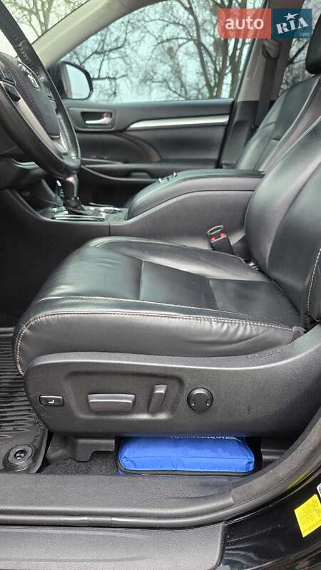 Позашляховик / Кросовер Toyota Highlander 2018 в Києві