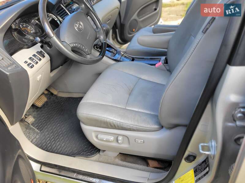 Внедорожник / Кроссовер Toyota Highlander 2006 в Черновцах