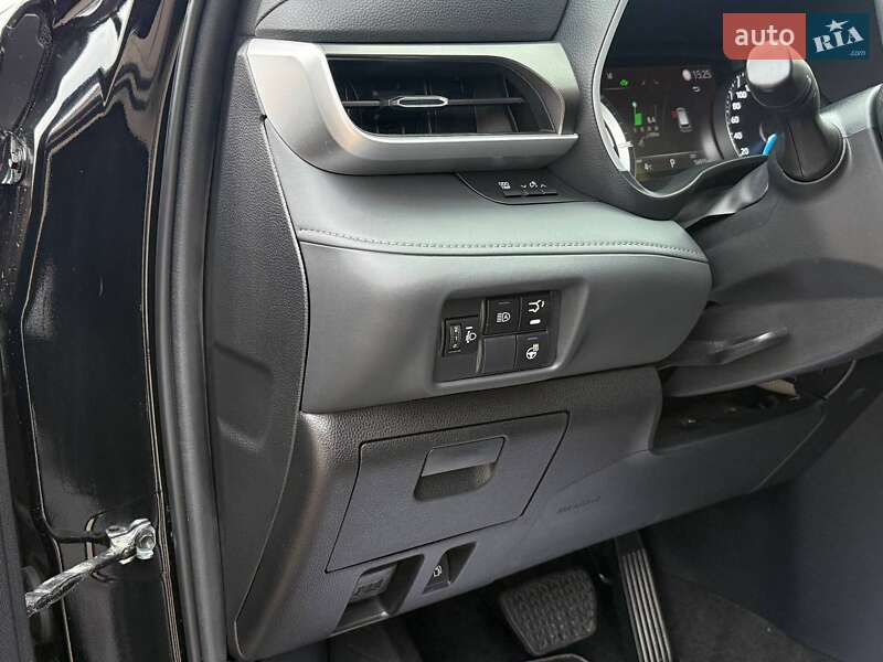 Внедорожник / Кроссовер Toyota Highlander 2023 в Киеве