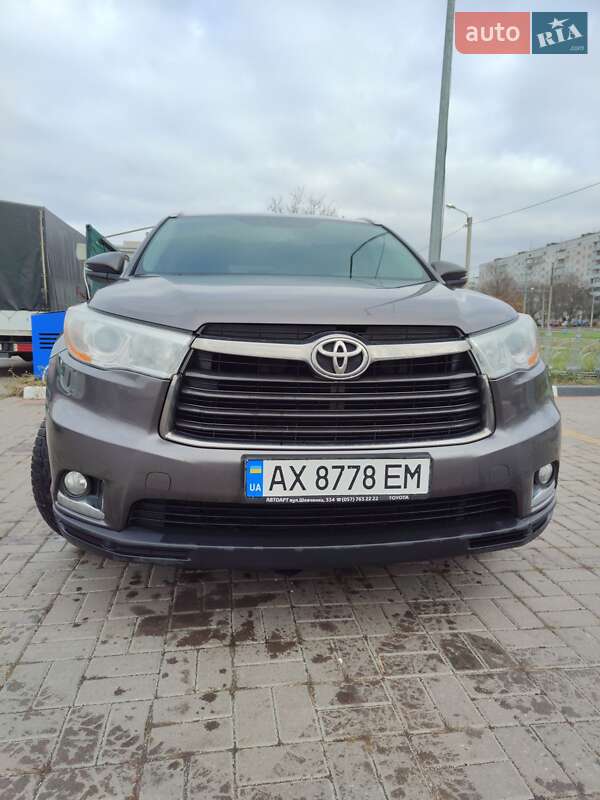 Позашляховик / Кросовер Toyota Highlander 2016 в Харкові фото Позашляховик / Кросовер Toyota Highlander 2016 в Харкові