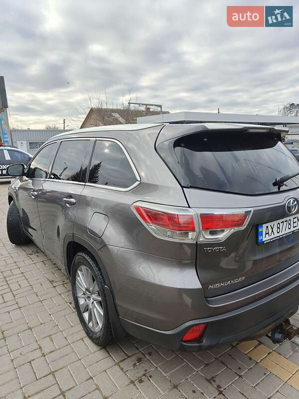 Позашляховик / Кросовер Toyota Highlander 2016 в Харкові фото 3 Позашляховик / Кросовер Toyota Highlander 2016 в Харкові