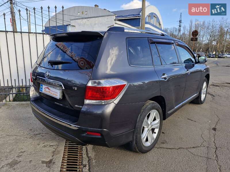Внедорожник / Кроссовер Toyota Highlander 2011 в Николаеве
