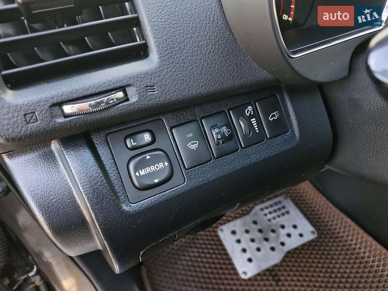 Внедорожник / Кроссовер Toyota Highlander 2011 в Николаеве