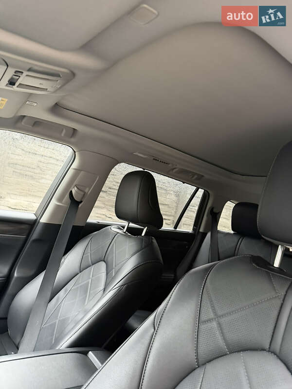Внедорожник / Кроссовер Toyota Highlander 2024 в Запорожье