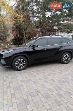 Позашляховик / Кросовер Toyota Highlander 2022 в Дніпрі