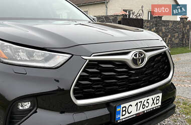 Позашляховик / Кросовер Toyota Highlander 2020 в Луцьку