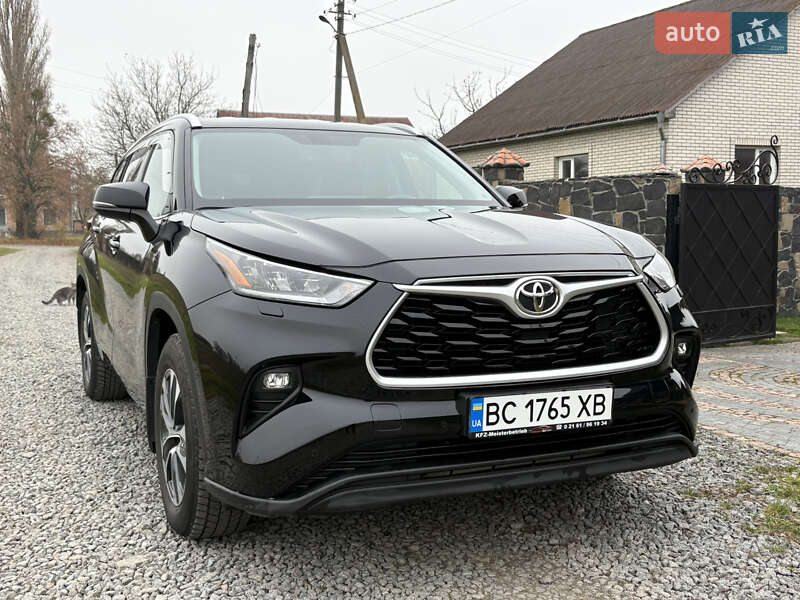 Внедорожник / Кроссовер Toyota Highlander 2020 в Луцке