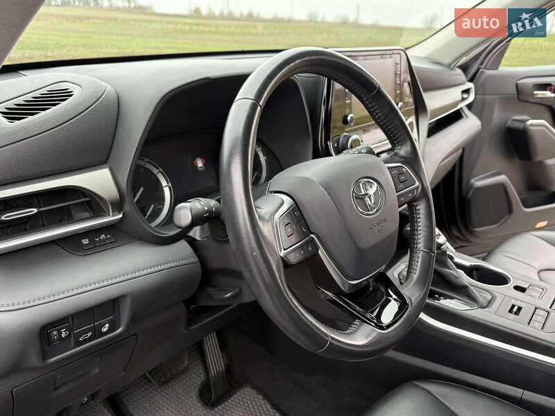 Внедорожник / Кроссовер Toyota Highlander 2020 в Луцке