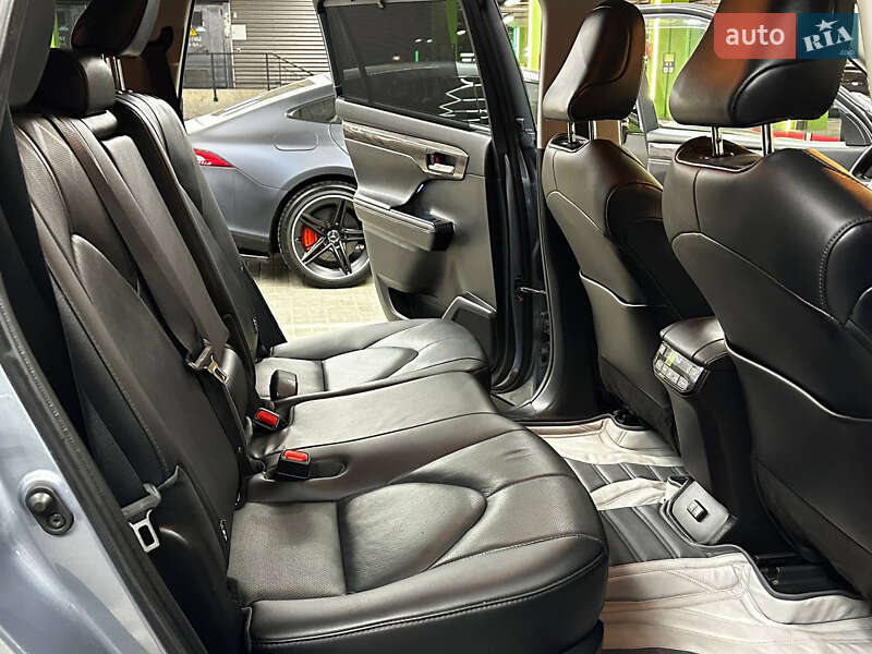 Внедорожник / Кроссовер Toyota Highlander 2020 в Киеве