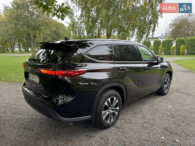 Внедорожник / Кроссовер Toyota Highlander 2021 в Хмельницком