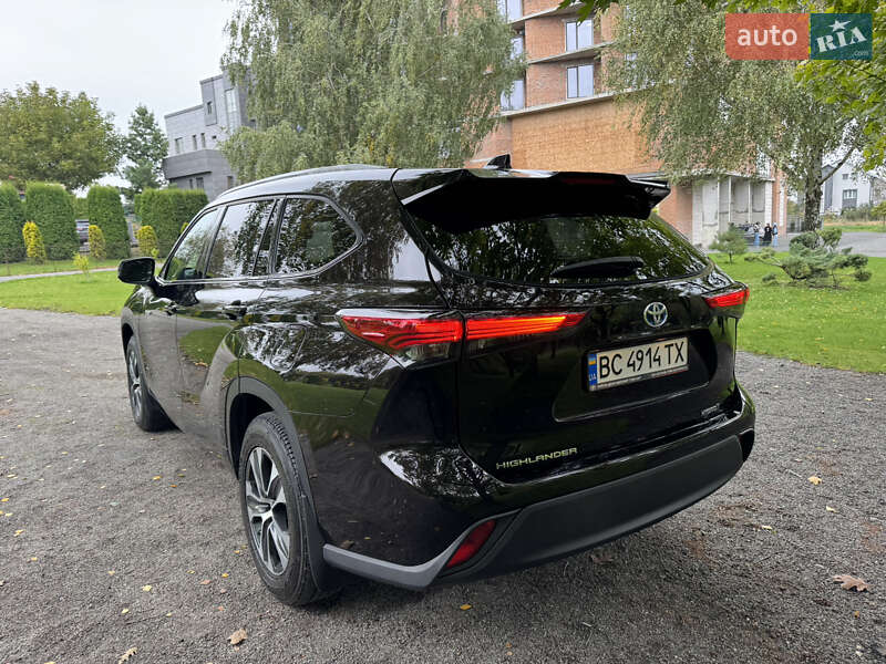 Внедорожник / Кроссовер Toyota Highlander 2021 в Хмельницком