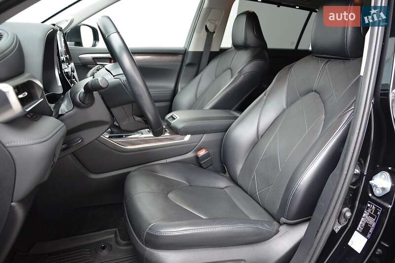 Позашляховик / Кросовер Toyota Highlander 2022 в Києві