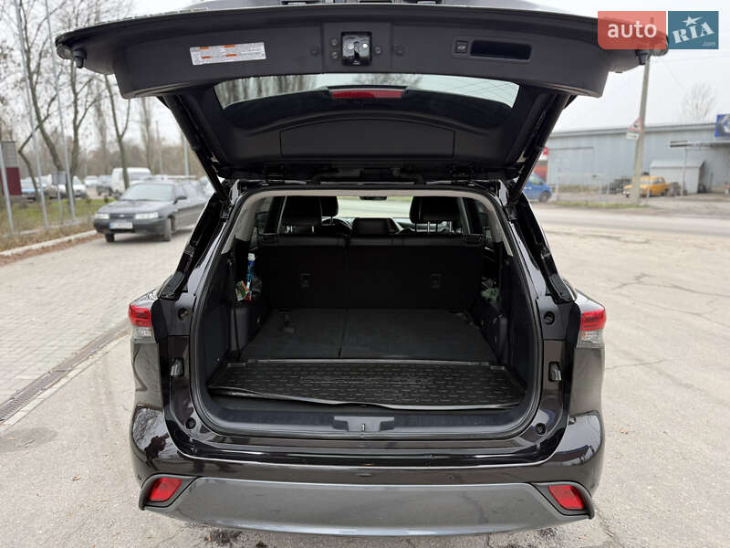 Внедорожник / Кроссовер Toyota Highlander 2020 в Кременчуге