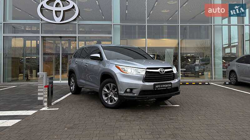 Внедорожник / Кроссовер Toyota Highlander 2014 в Ровно