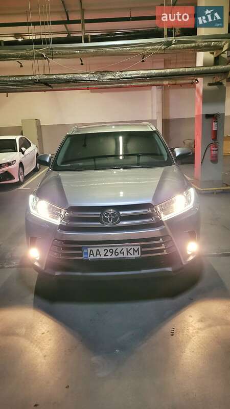 Внедорожник / Кроссовер Toyota Highlander 2017 в Киеве фото 4 Внедорожник / Кроссовер Toyota Highlander 2017 в Киеве