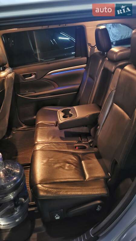 Внедорожник / Кроссовер Toyota Highlander 2017 в Киеве фото 36 Внедорожник / Кроссовер Toyota Highlander 2017 в Киеве