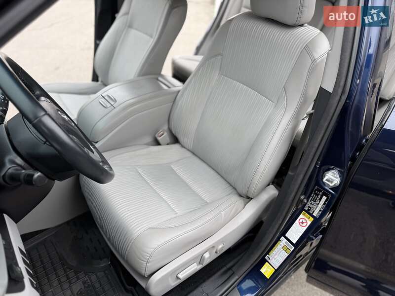 Внедорожник / Кроссовер Toyota Highlander 2015 в Днепре фото 17 Внедорожник / Кроссовер Toyota Highlander 2015 в Днепре