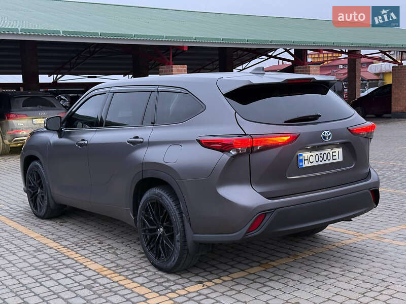 Позашляховик / Кросовер Toyota Highlander 2021 в Львові