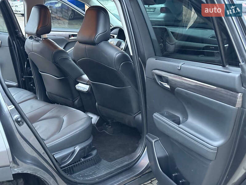 Позашляховик / Кросовер Toyota Highlander 2021 в Львові