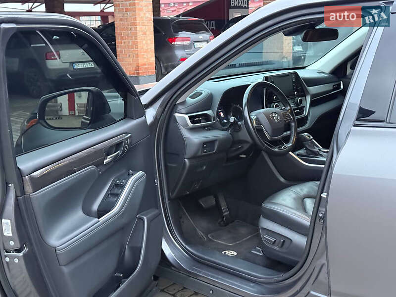 Позашляховик / Кросовер Toyota Highlander 2021 в Львові