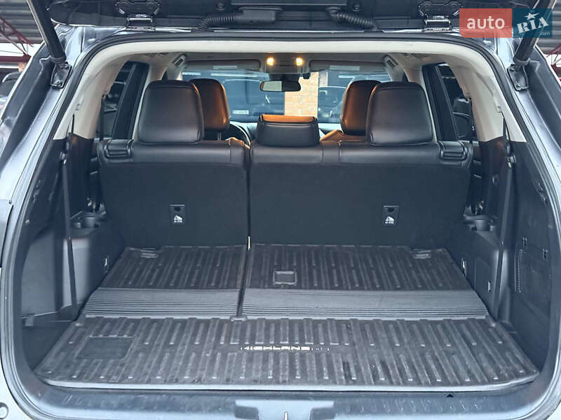 Позашляховик / Кросовер Toyota Highlander 2021 в Львові