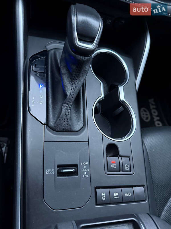 Позашляховик / Кросовер Toyota Highlander 2021 в Львові