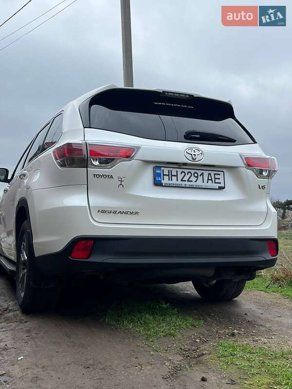 Внедорожник / Кроссовер Toyota Highlander 2014 в Одессе