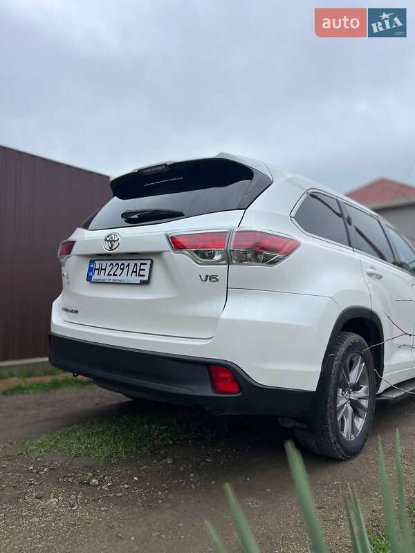 Внедорожник / Кроссовер Toyota Highlander 2014 в Одессе