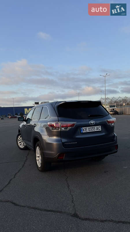 Внедорожник / Кроссовер Toyota Highlander 2015 в Днепре