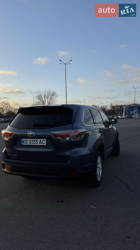 Внедорожник / Кроссовер Toyota Highlander 2015 в Днепре