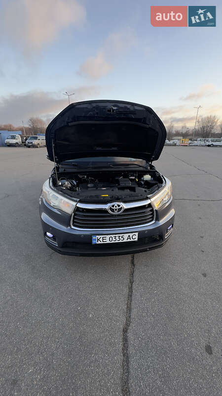 Внедорожник / Кроссовер Toyota Highlander 2015 в Днепре