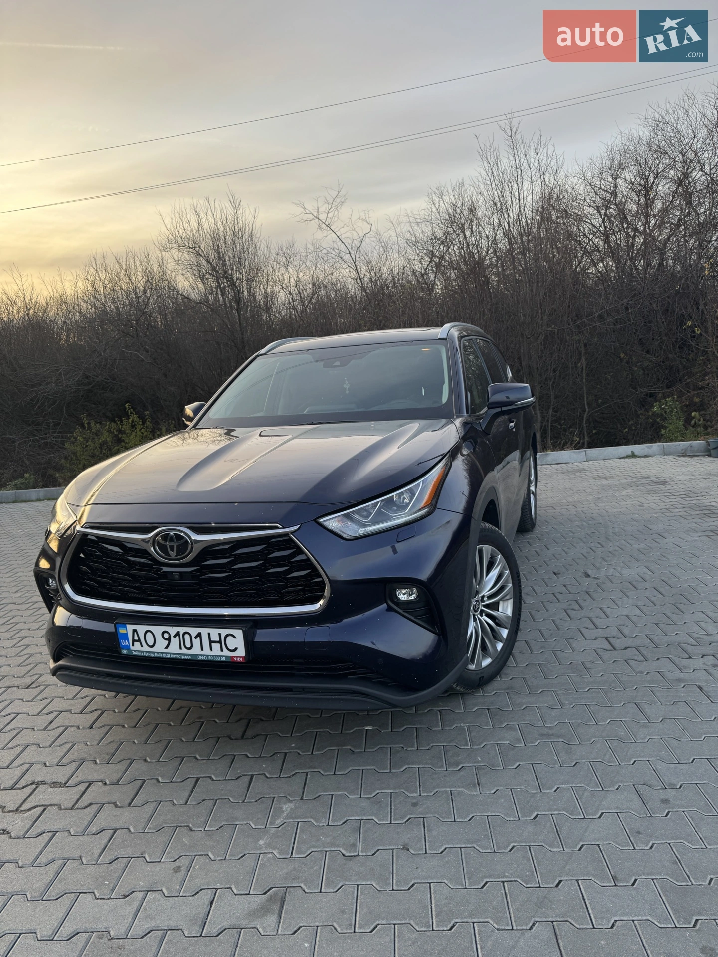 2022 Toyota Highlander - фото 1