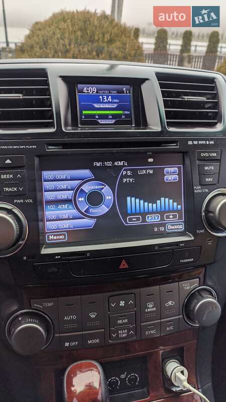 Внедорожник / Кроссовер Toyota Highlander 2011 в Черновцах