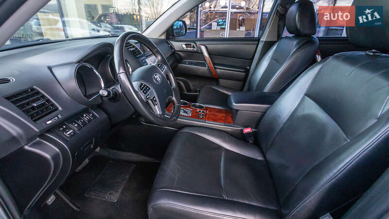Позашляховик / Кросовер Toyota Highlander 2013 в Дніпрі фото 15 Позашляховик / Кросовер Toyota Highlander 2013 в Дніпрі
