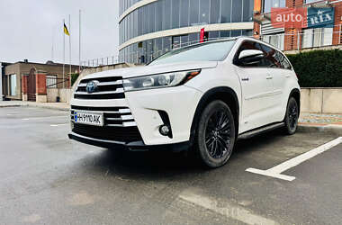 Внедорожник / Кроссовер Toyota Highlander 2017 в Белгороде-Днестровском