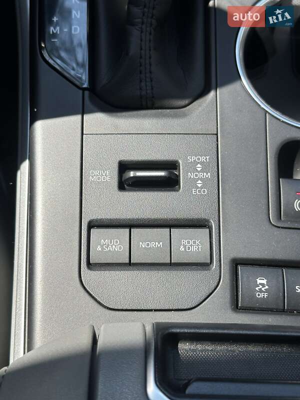 Позашляховик / Кросовер Toyota Highlander 2020 в Білогородці