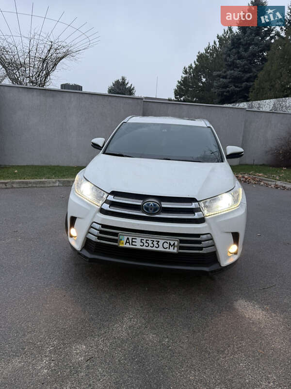 Внедорожник / Кроссовер Toyota Highlander 2017 в Днепре фото 3 Внедорожник / Кроссовер Toyota Highlander 2017 в Днепре