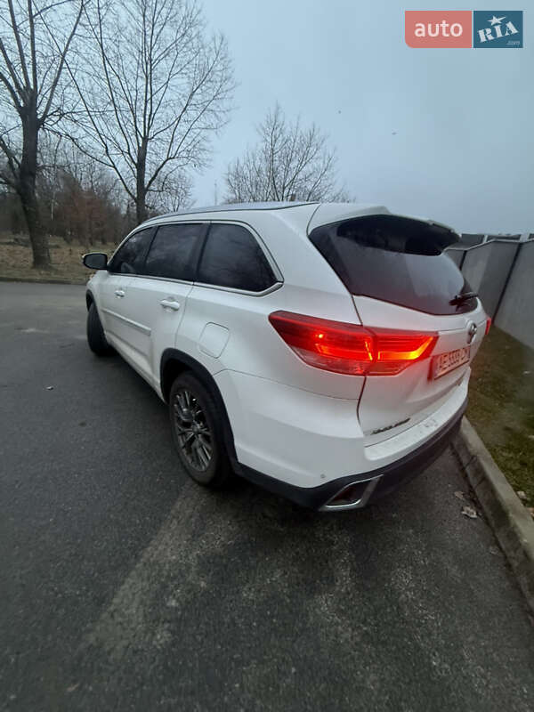 Внедорожник / Кроссовер Toyota Highlander 2017 в Днепре фото 7 Внедорожник / Кроссовер Toyota Highlander 2017 в Днепре