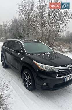 Позашляховик / Кросовер Toyota Highlander 2016 в Києві
