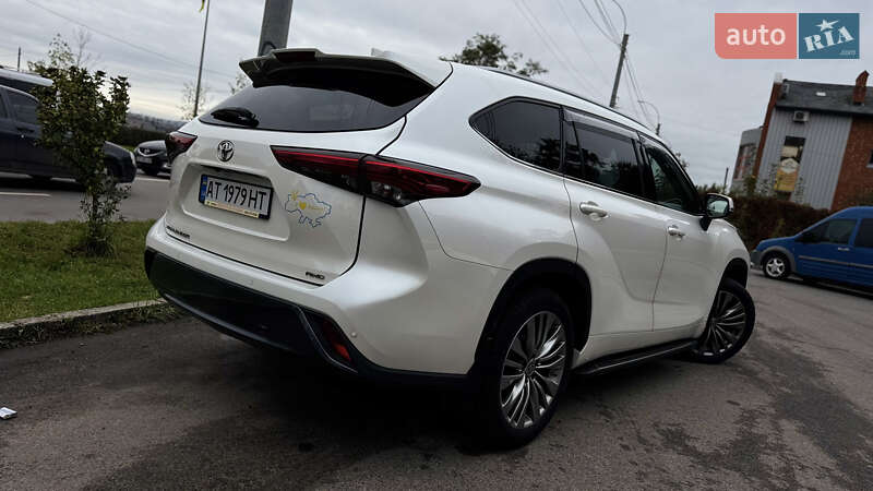 Внедорожник / Кроссовер Toyota Highlander 2020 в Черновцах