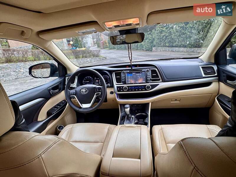 Внедорожник / Кроссовер Toyota Highlander 2018 в Кропивницком фото 30 Внедорожник / Кроссовер Toyota Highlander 2018 в Кропивницком