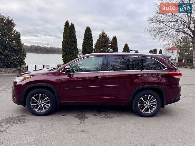 Внедорожник / Кроссовер Toyota Highlander 2018 в Кропивницком фото 17 Внедорожник / Кроссовер Toyota Highlander 2018 в Кропивницком