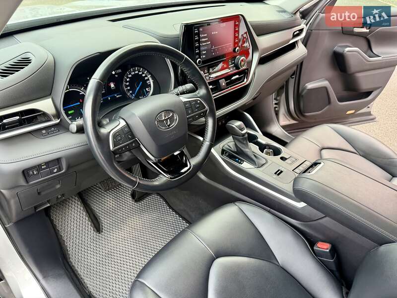 Позашляховик / Кросовер Toyota Highlander 2021 в Дніпрі