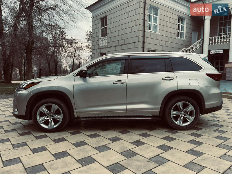 Внедорожник / Кроссовер Toyota Highlander 2015 в Кривом Роге фото 9 Внедорожник / Кроссовер Toyota Highlander 2015 в Кривом Роге