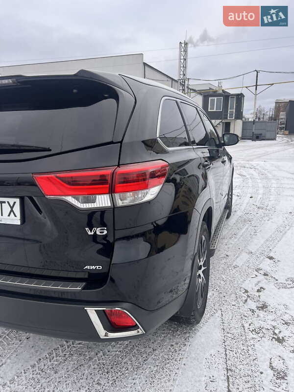 Внедорожник / Кроссовер Toyota Highlander 2019 в Виннице