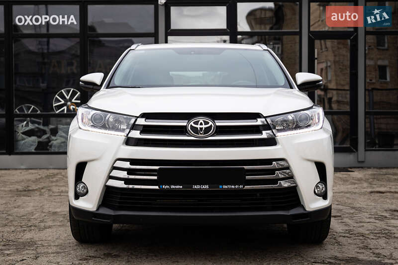 Позашляховик / Кросовер Toyota Highlander 2019 в Києві