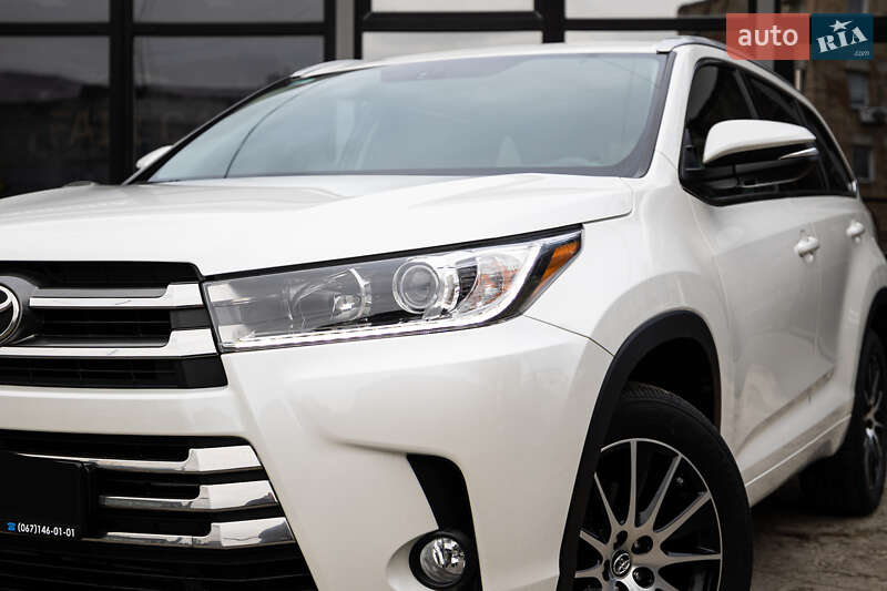 Позашляховик / Кросовер Toyota Highlander 2019 в Києві